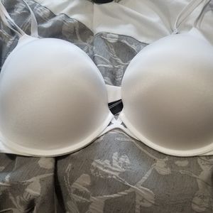 NWOT Victoria Secret push up bra.